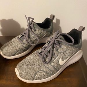Women’s 6.5 Nike Shoes